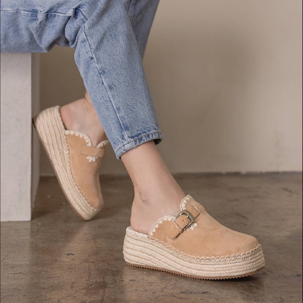 The Edith Almond Clog Raffia Mule with Western Buckles - Picture 2 of 7